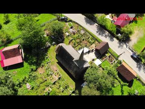 Video, biserica de lemn Sfintii Trei Ierarhi din satul Goiesti, Vidra, muzica unde sa ma duc eu Doam