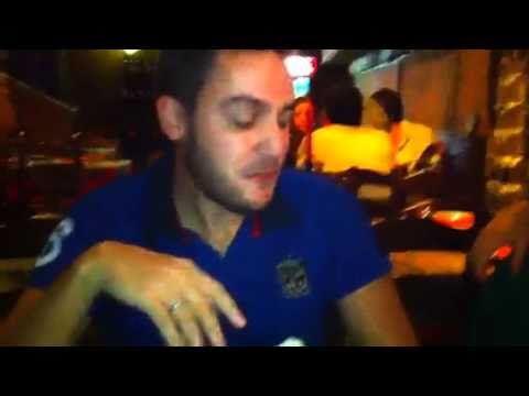 Pirla ingoia bomba piccante