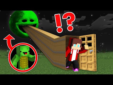 JJ found a LONGEST DOOR to the Mikey MOON WAKES UP in Minecraft Challenge - Maizen