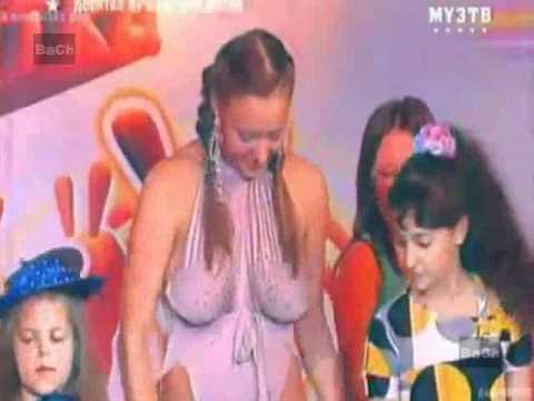 RUSSIAN KIDDIE SHOWS ARE BONER- RIFIC / SEXY CANTANTE ¿INFANTIL?... RUSA...  (REMASTERIZADO)