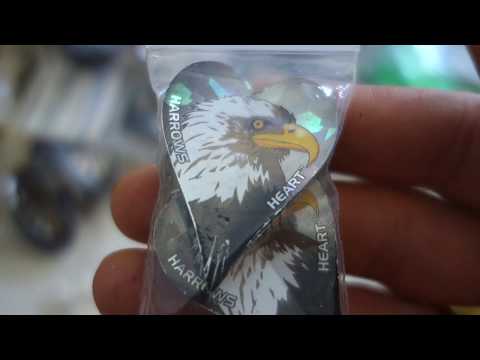 Flights Galore Wahnsinn! Menge an darts flights aus dem nächsten Barrelroll Paket von Thomas