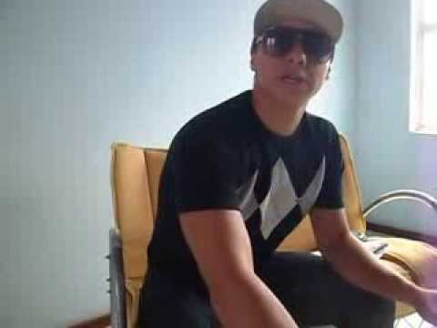 mc makaule menina delicia  (funk2013)