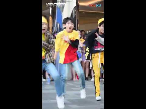 BOY STORY - DISTRICT 9 (STRAY KIDS) - ZEYU FOCUS -  BEIJING BUSKING 180817