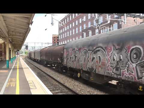 DB Cargo UK Class 66 no: 66185 @ Newport {6M41} 02/09/2021.