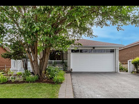 24 Evernby Boulevard, Etobicoke Home - Real Estate Properties