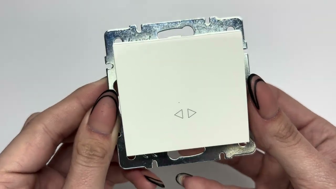 Выключатель промежуточный одноклавишный LEZARD Rain белый 703-0288-107