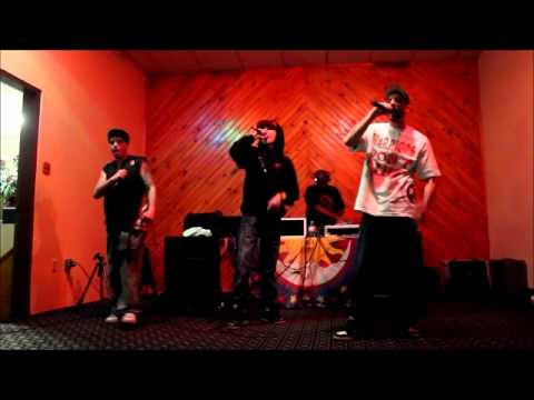 The Hoodlums Performance at the Reef the Lost Cauze & Robbie G Show