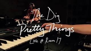 The Dig - "Pretty Things" by Big Thief live at Room 17