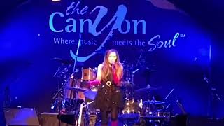 CAROLINE - I Want Happy (LIVE)