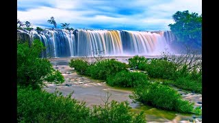 Издали нам сияет страна