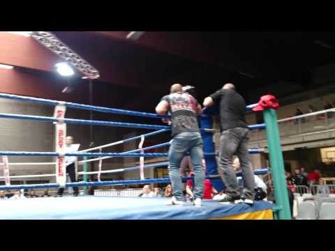 Premier combat K-1 de Laurane