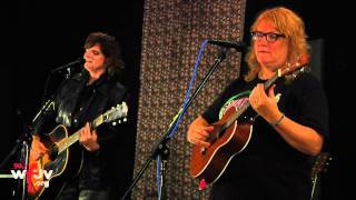 Indigo Girls - &quot;Share the Moon&quot; (Live at WFUV)