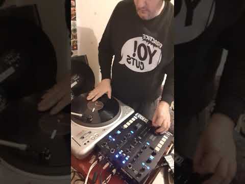 Freestyle scratch with Improvise wisely Dj Masterkush