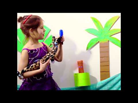 JUST FOR FUN - The robot, the giant princess and the funny creature