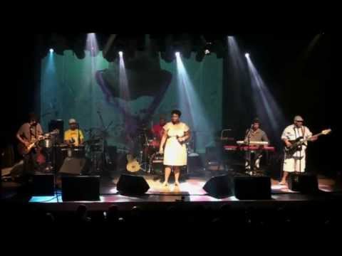 Ellen Oléria e Banda Pret.utu - "Fé Cega, Faca Amolada" & "Maria, Maria"