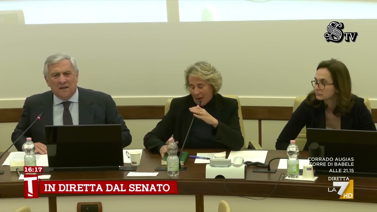 Lite furiosa tra Tajani e Conte: "Lei in ginocchio da Merkel e Trump, non mi faccio chiamare ...