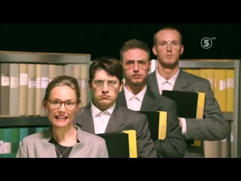 Carina Bergs musikvideo "Deklarera (vi betalar skatt)"