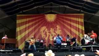"Ain't No Use" The Meters Jazzfest NO 5/3/15
