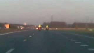 preview picture of video 'Politie rijd veel te hard met veel te weinig afstand op de A58'