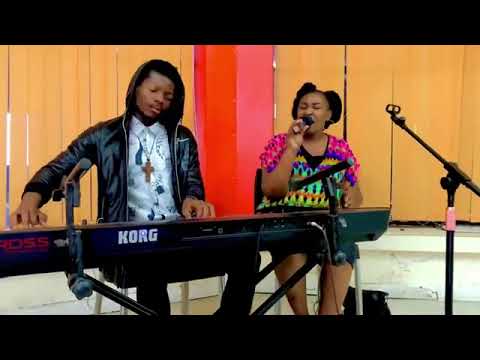 Spontenious Live Worship Moment with Mercylinah  #Mercylinah #Worship #2021