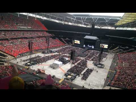 BTS Wembley Stadium D1 - Euphoria Fanchant