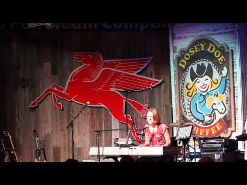 Elin Gårdestig at Dosey Doe, Oct 30 2015 - Nobody knows