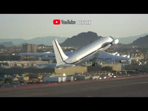 SMOKEY BOEING 720 ACTION