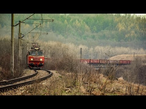 ED057 & DA1054 cu tren de marfa CFR Marfa se indreapta spre Suceava - 20.03.2019