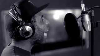 NADA CRECE A LA SOMBRA videoclip