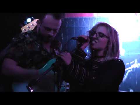 Adorável Clichê - Compressa (Festival Quinta Independente / Porão da Liga)