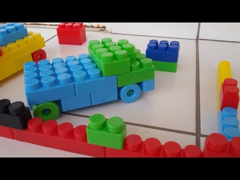 Caminhão de brinquedo (como fazer pequenos caminhões com blocos de montar)