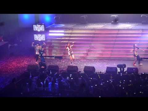 110604 [2NE1: The Party] - Clap Your Hands