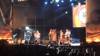 Mártires del Compás - Quiere y no puede  (Directo desde Cultura Inquieta 2015)