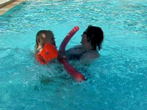 Luka's Daphne Jongejans A La Piscine Ardeche!