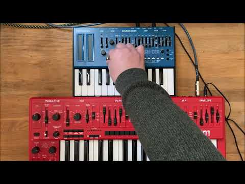 Roland SH 01A vs Behringer MS-1