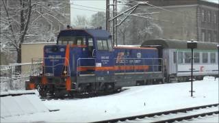 preview picture of video 'SM42-3005 odjeżdża na tory postojowe z wagonami pociągu Reymont z Łodzi Kaliskiej'