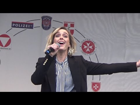 Annemieke van Dam & Nienke Latten - Rebecca Reprise