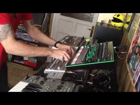 acid!!!! (phuture,josh wink) cyclone tt-303, aira tr-8 (tb303,tr909 sounds)