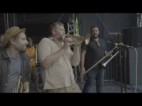 Caravãna Sun and Sunday Lemonade & The Dirty Manes