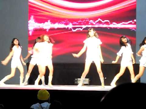 [FANCAM] SOSHIologist - ITNW + The Boys @ The 3rd Philippine KPOP Convention (111230)