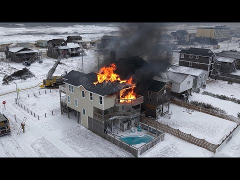 BLIZZARD ON THE BEACH - Massive BOMB Cyclone