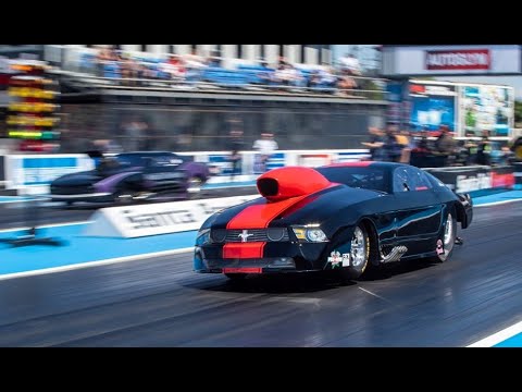 FIA Pro Mod - Roger Johansson (left lane) And David Vegter (right lane) - Santa Pod Raceway 2019