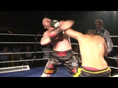 Classic Unlicensed Boxing - Colin 'Bad Boy' Wilby v Stefan - Slugfest! You'll Like This!