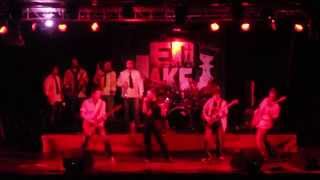 En Jake - Manos arriba