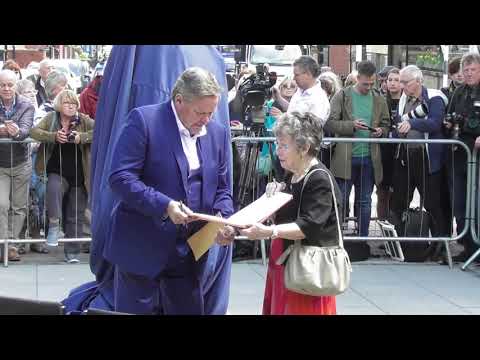 Unveiling of the Victoria  Wood Statue (Full Version)