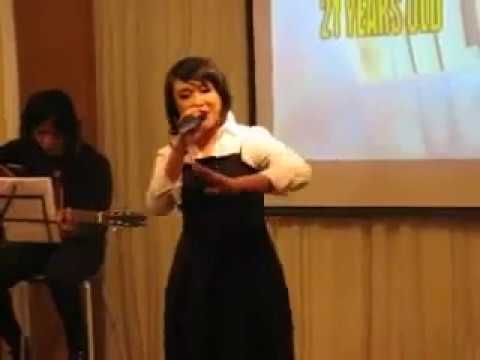 Esther Applunius - Bleeding love