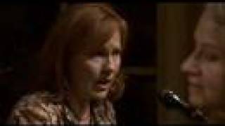 Iris DeMent w/ Joan Osborne &amp; Bruce Molsky - He Reached Down