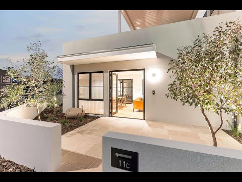 11c Ednah Street, Como, WA 6152, 4部屋, 4バスルーム, House