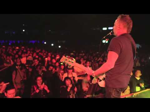 Peter Hook & The Light - Dreams Never End - Filmed live on stage in Mexico City - 2/11/14.