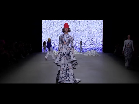 Tess van Zalinge ft. Royal Delft - Mercedes-Benz FashionWeek Amsterdam January 2017
